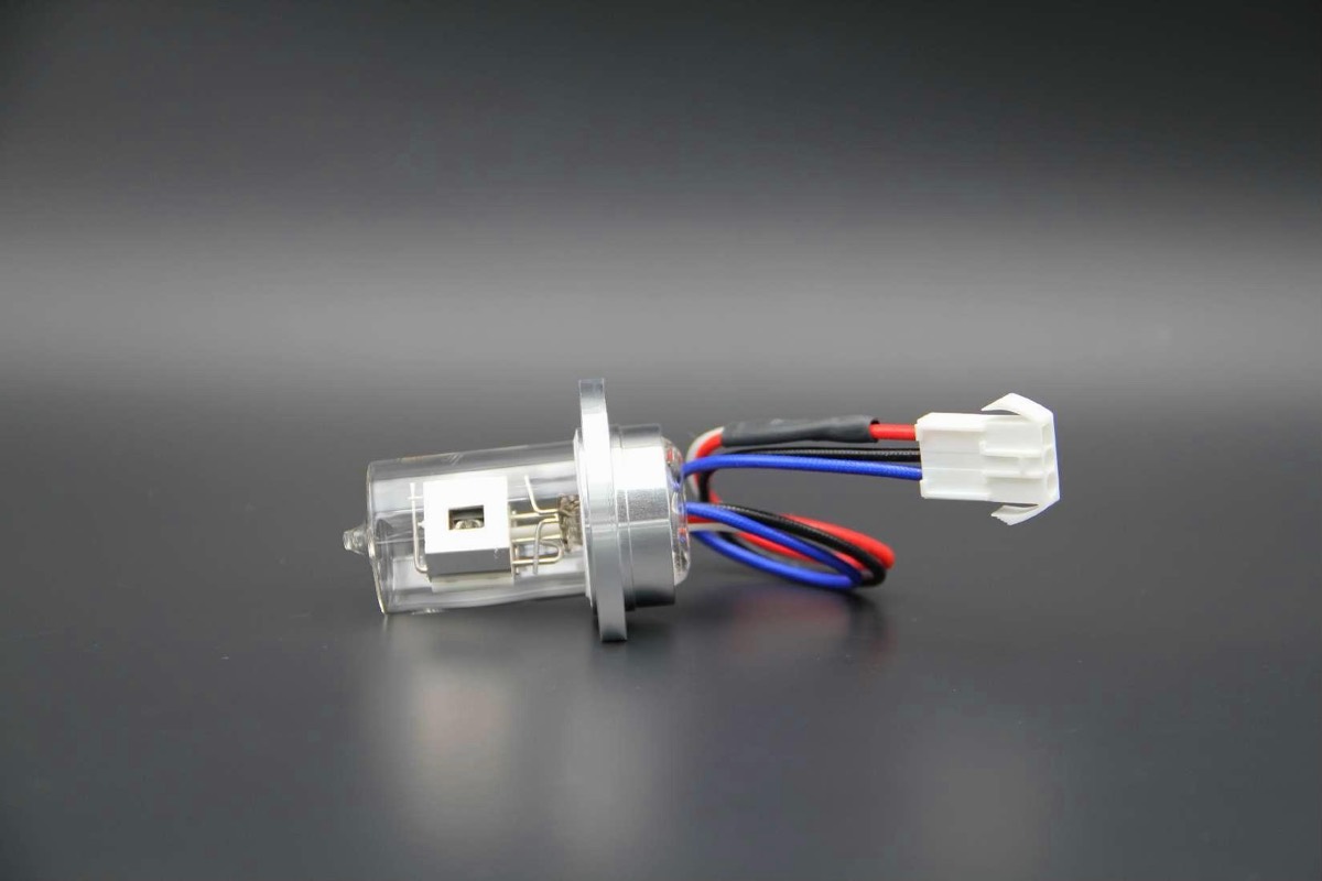 Deuterium lamp for Shimadzu detectors and spectrophotometers, flanged base with a flying lead and a keyed connector.